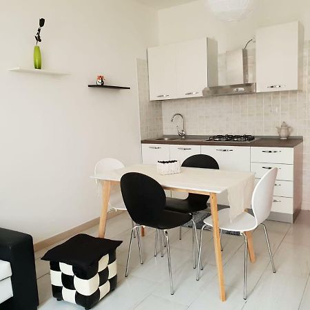 Red Ginger Apartman Oristano Kültér fotó