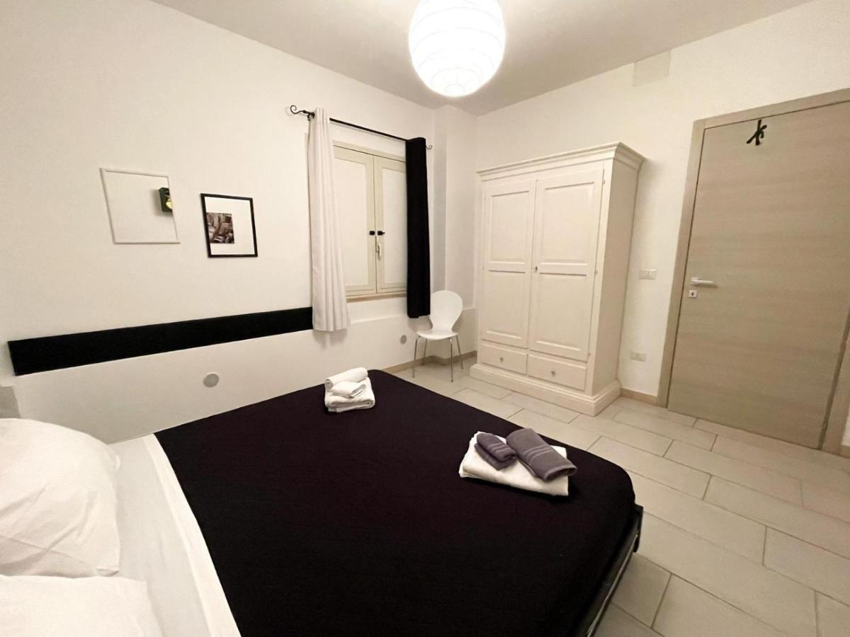 Red Ginger Apartman Oristano Kültér fotó