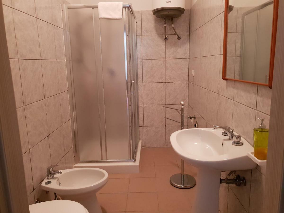 Red Ginger Apartman Oristano Kültér fotó