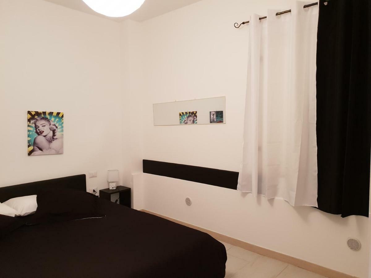 Red Ginger Apartman Oristano Kültér fotó