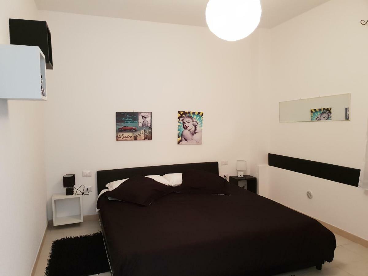 Red Ginger Apartman Oristano Kültér fotó